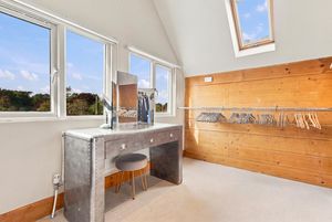 LAKESIDE LODGE- click for photo gallery